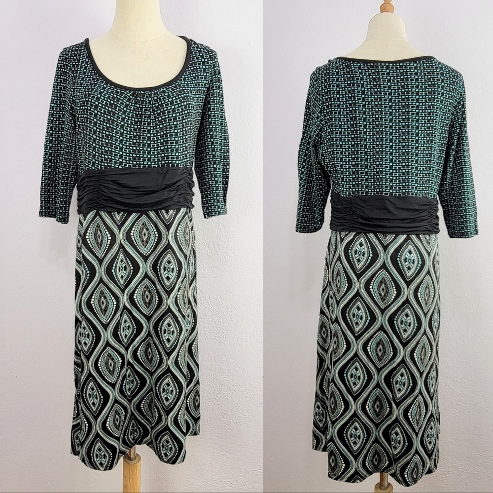 Athleta Mid Length Geometric Scoop Neck Dress Size Medium